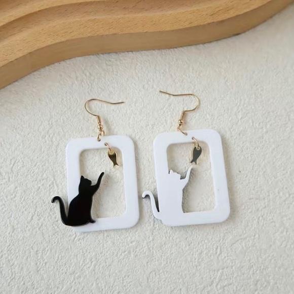 Black Cat Fish Design Dangle Earrings Cute Y2K‎ Style Acrylic Jewelry - Picture 2 of 6